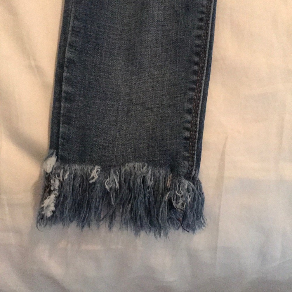 Distressed Jeans - Picture 5 of 6